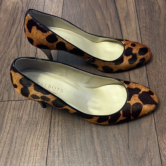 Talbots cow hide Leopard pump 8.5 - Picture 2 of 7